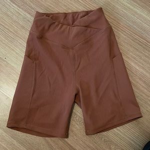 Small biker shorts with side pocket